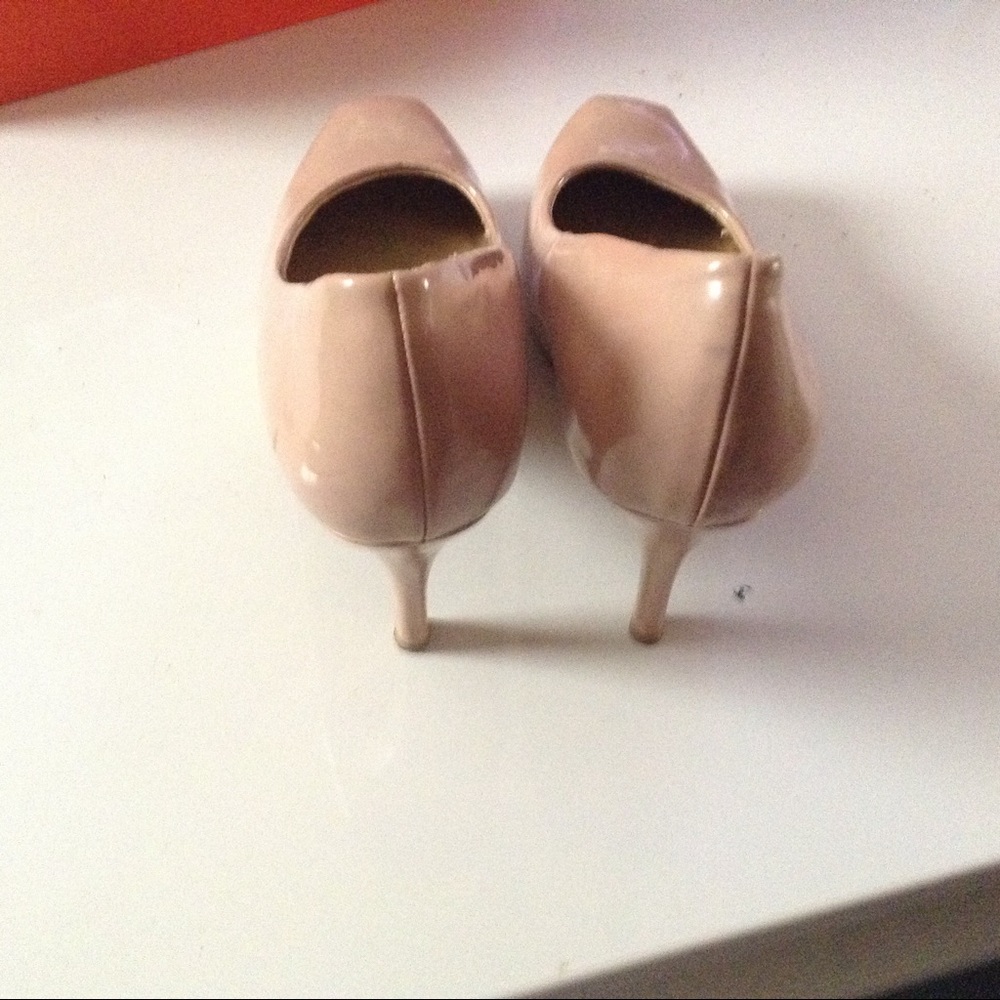 Heels - Picture 4 of 4